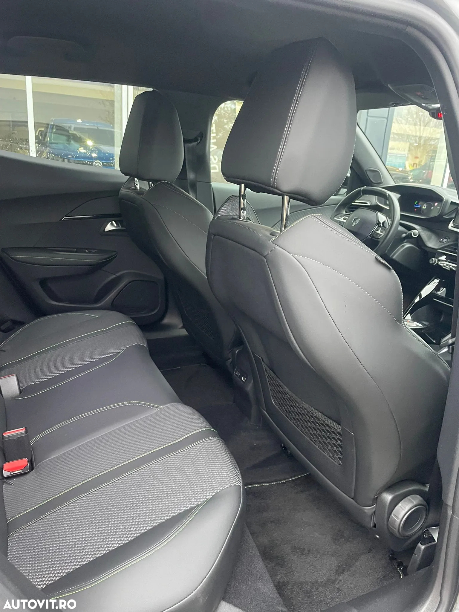 Peugeot 2008 e-2008 54 kWh GT - 9