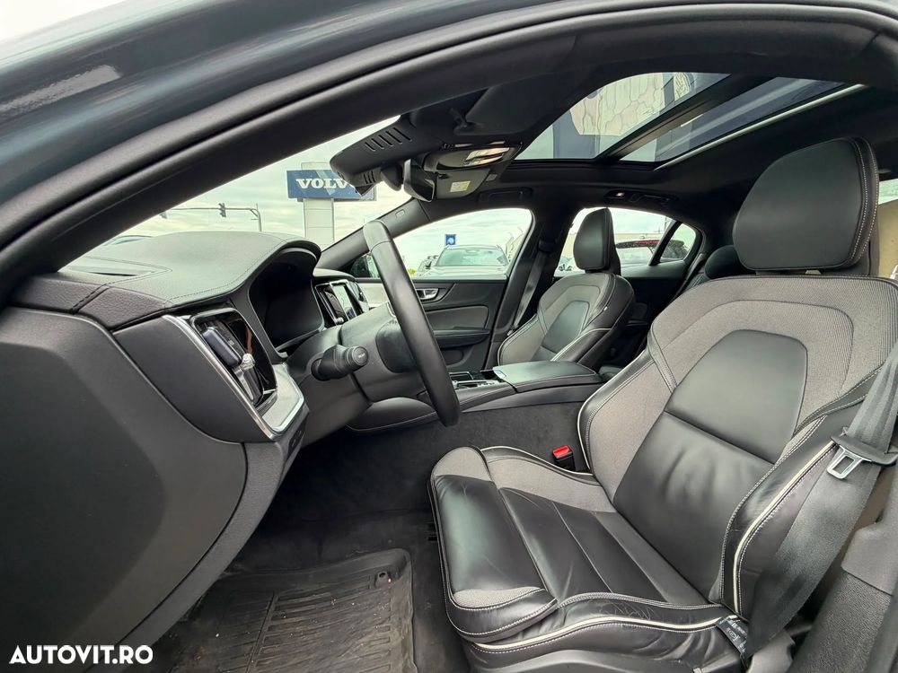 Volvo S60 Recharge T8 AWD Ultimate Dark - 19