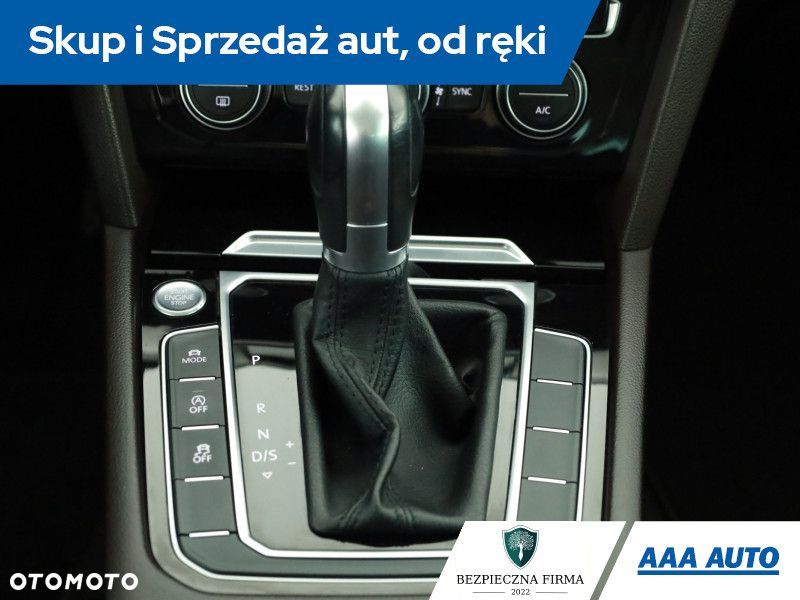 Volkswagen Passat - 14