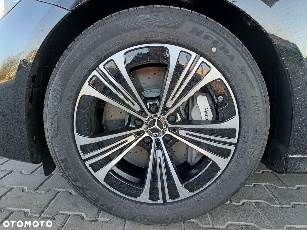 Mercedes-Benz Klasa E - 32