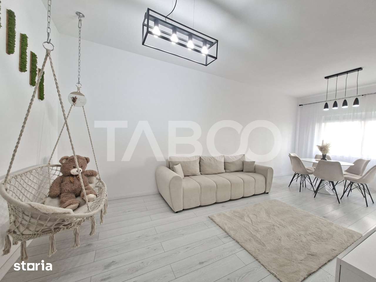Apartament modern de inchiriat 2 camere balcon Mandra Sibiu — fotografia 3