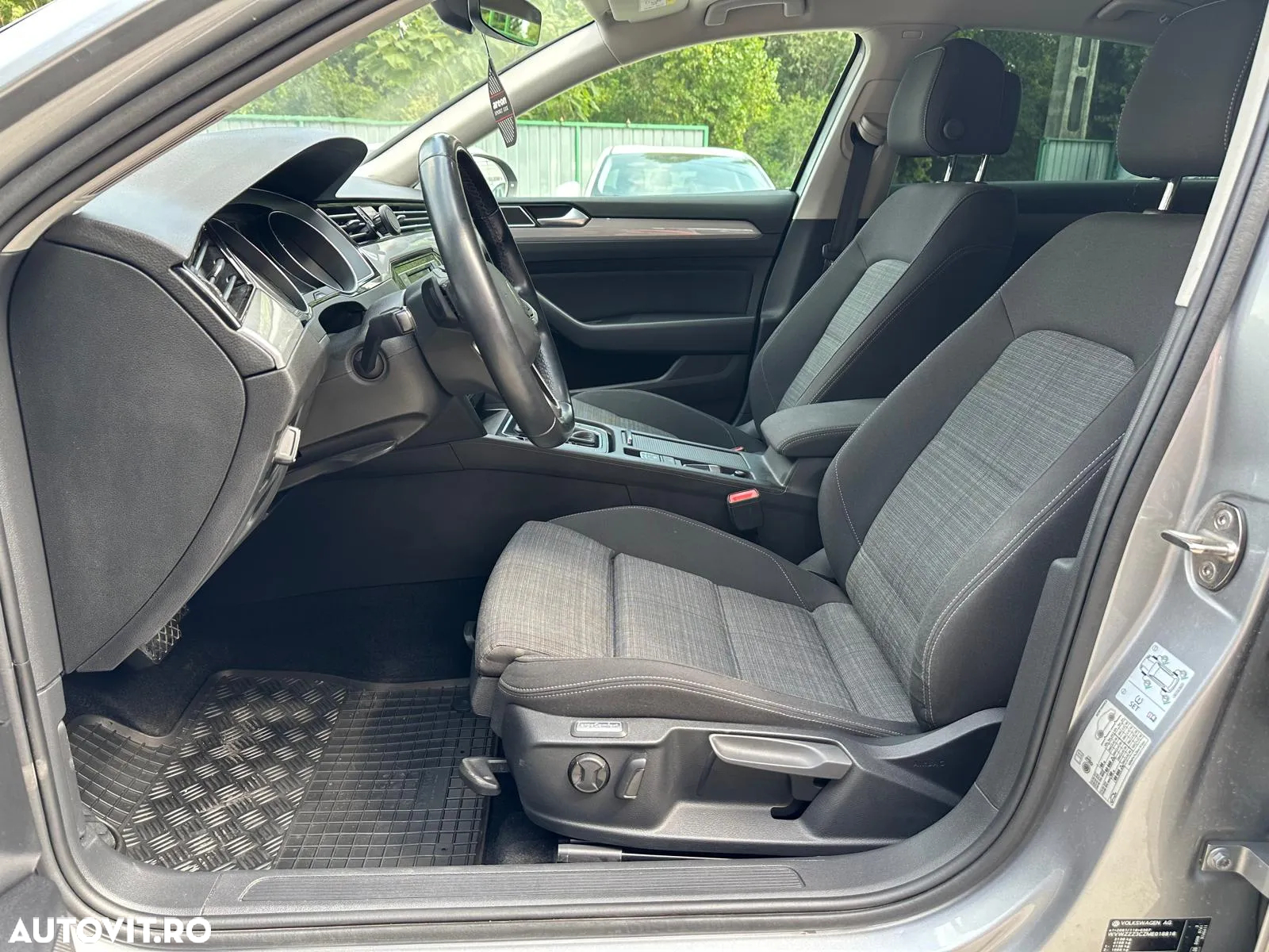 Volkswagen Passat Variant 2.0 TDI DSG Comfortline - 11