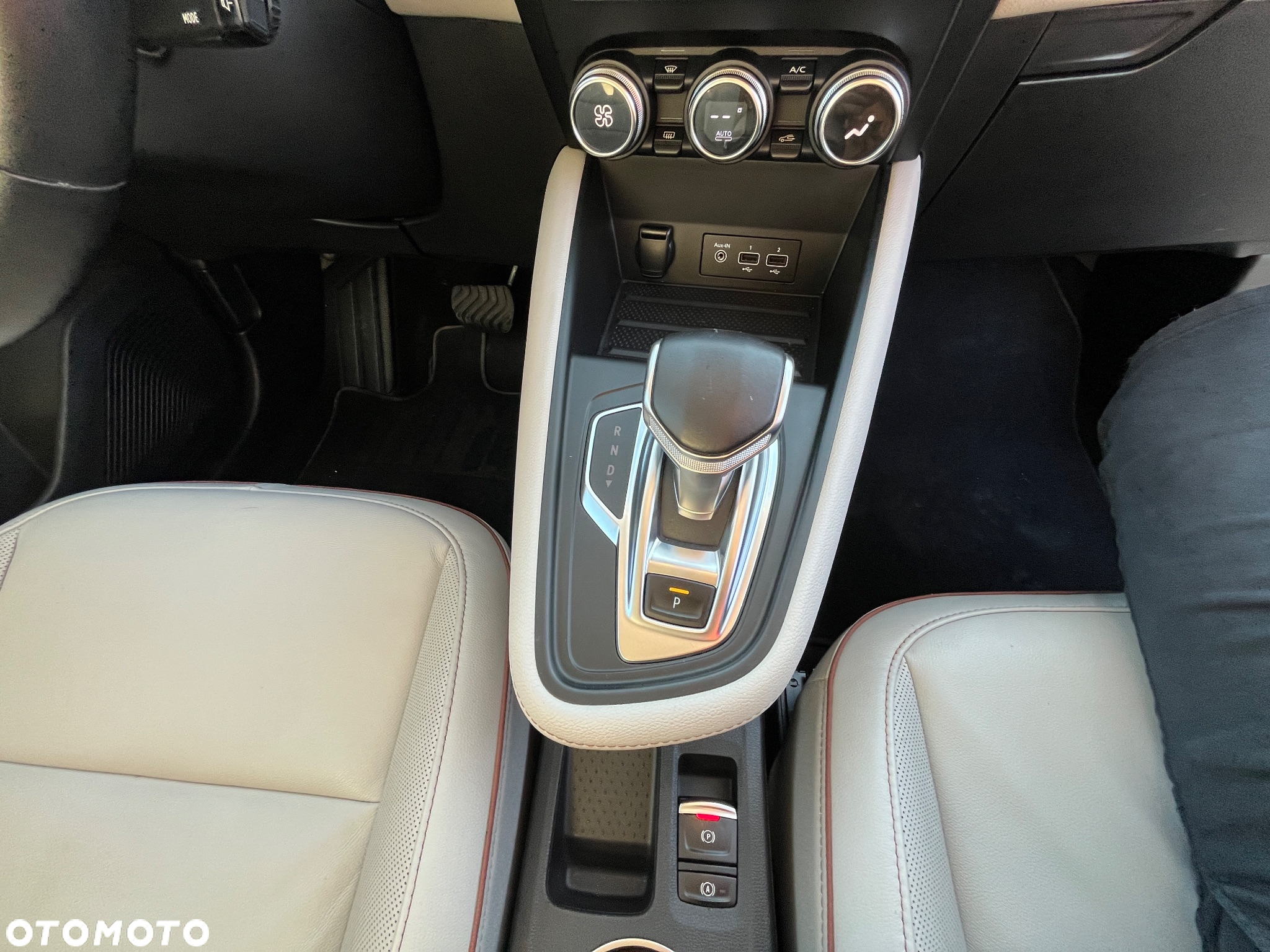 Renault Captur 1.3 TCe Intens EDC - 24