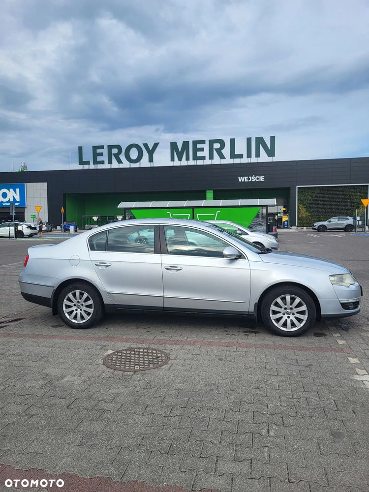 Volkswagen Passat 1.8 TSI Trendline - 4