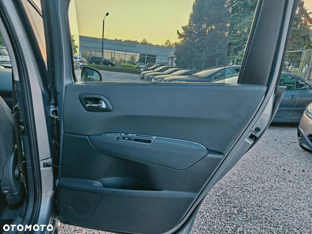 Peugeot 5008 - 24