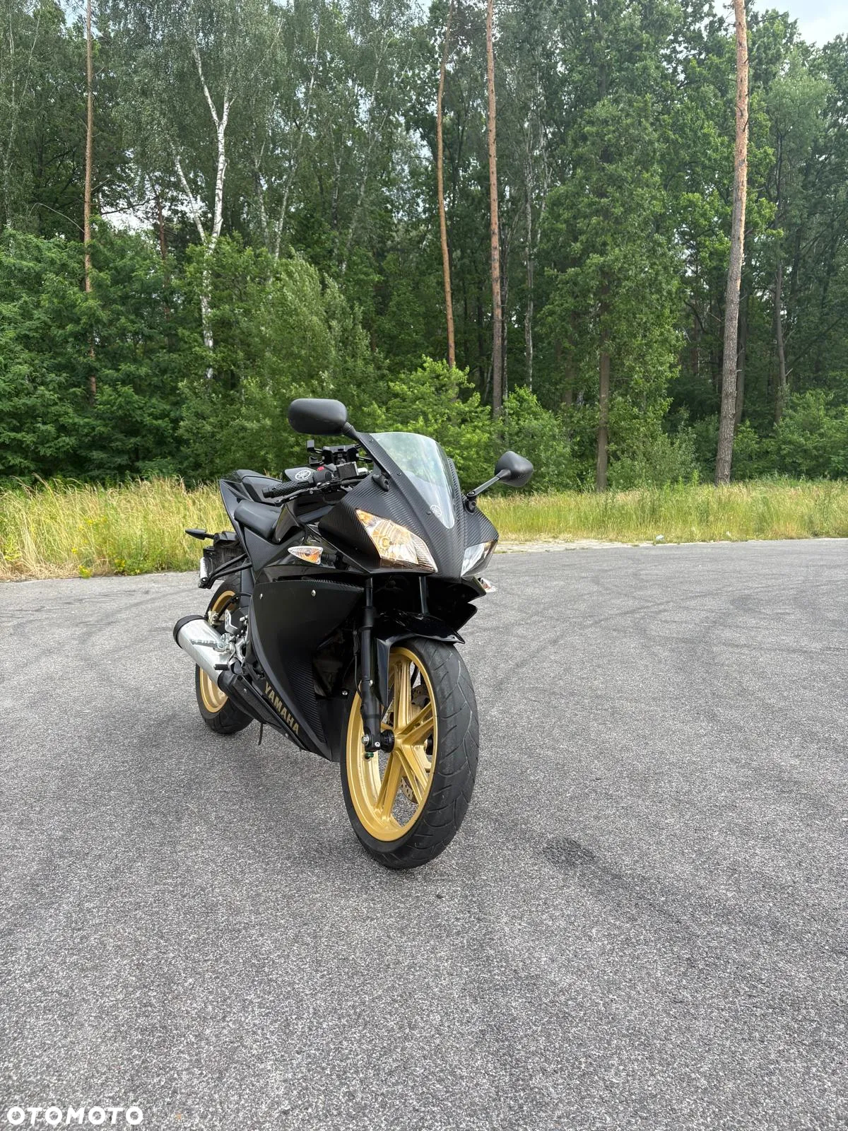 Yamaha YZF - 8