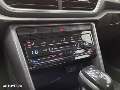 Volkswagen T-Roc - 8