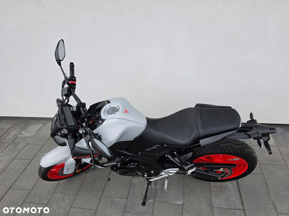 Yamaha MT - 7