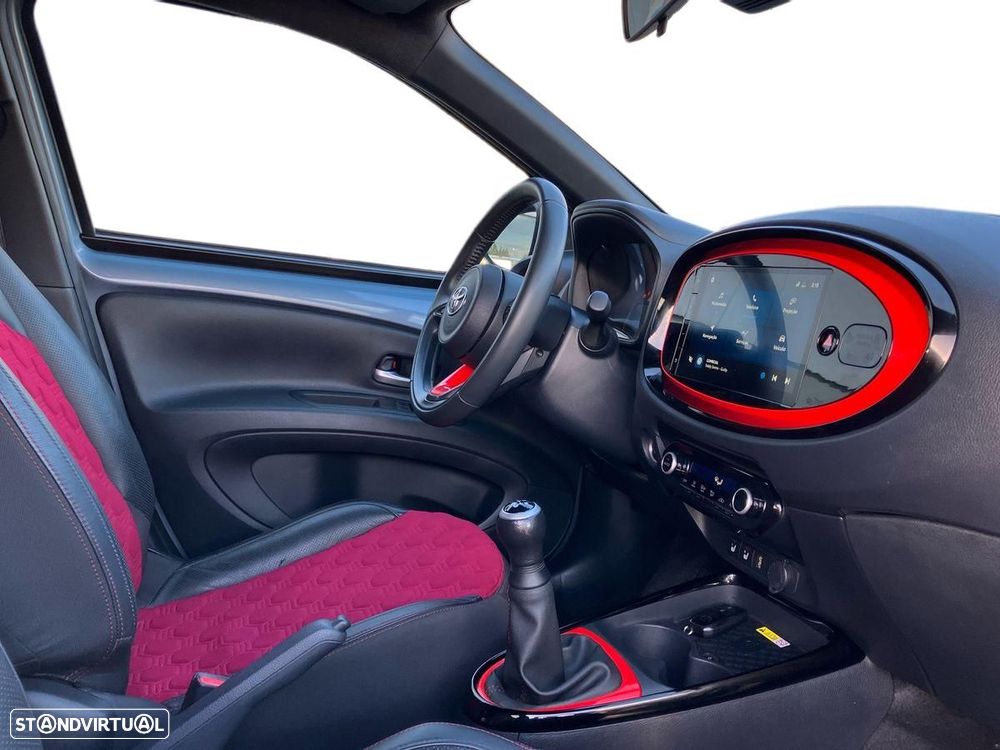 Toyota Aygo X 1.0 Undercover - 6