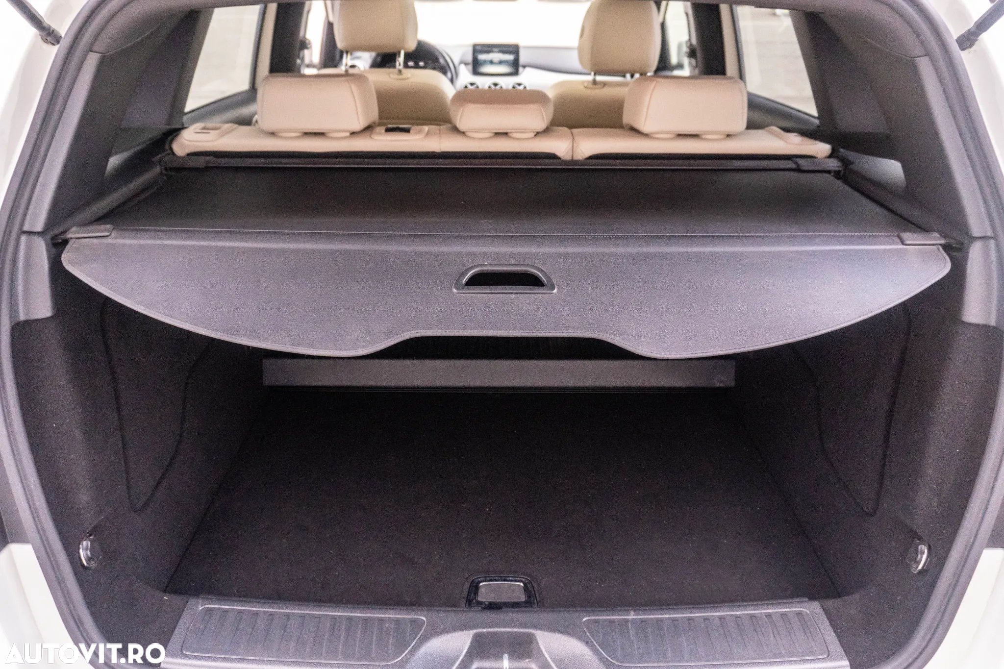 Mercedes-Benz B - 33