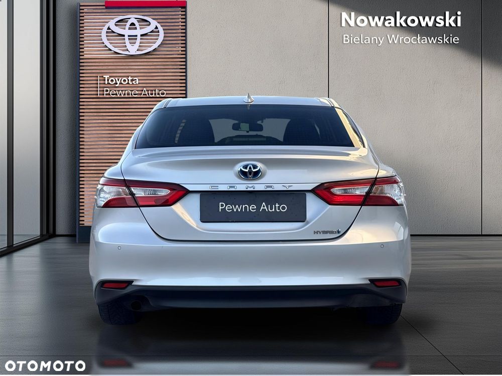 Toyota Camry 2.5 Hybrid Comfort CVT - 6