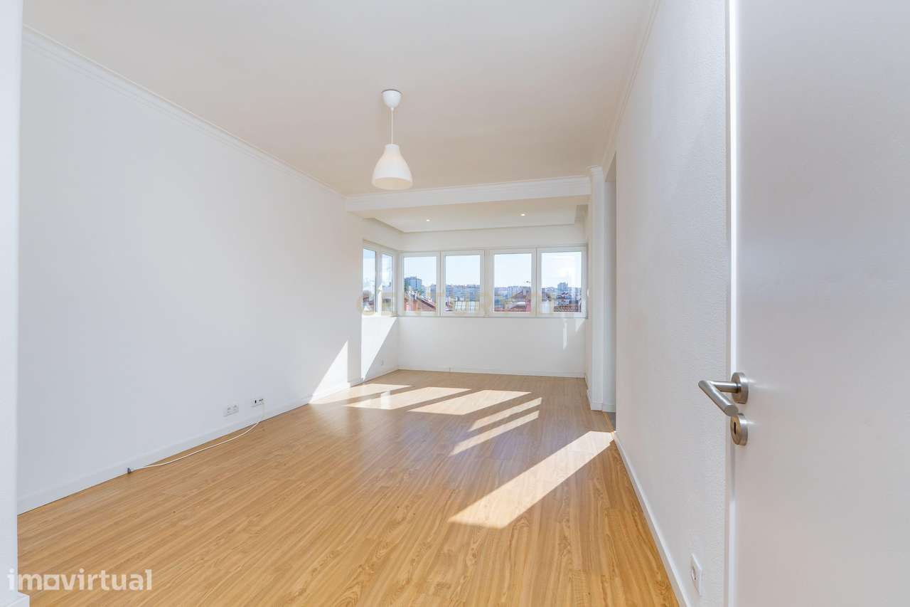 Apartamento T4 para arrendamento em Benfica - Grande imagem: 2/32