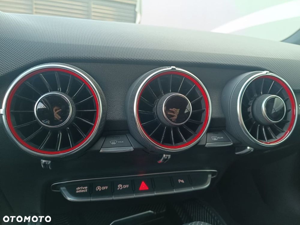 Audi TT S Coupé - 30