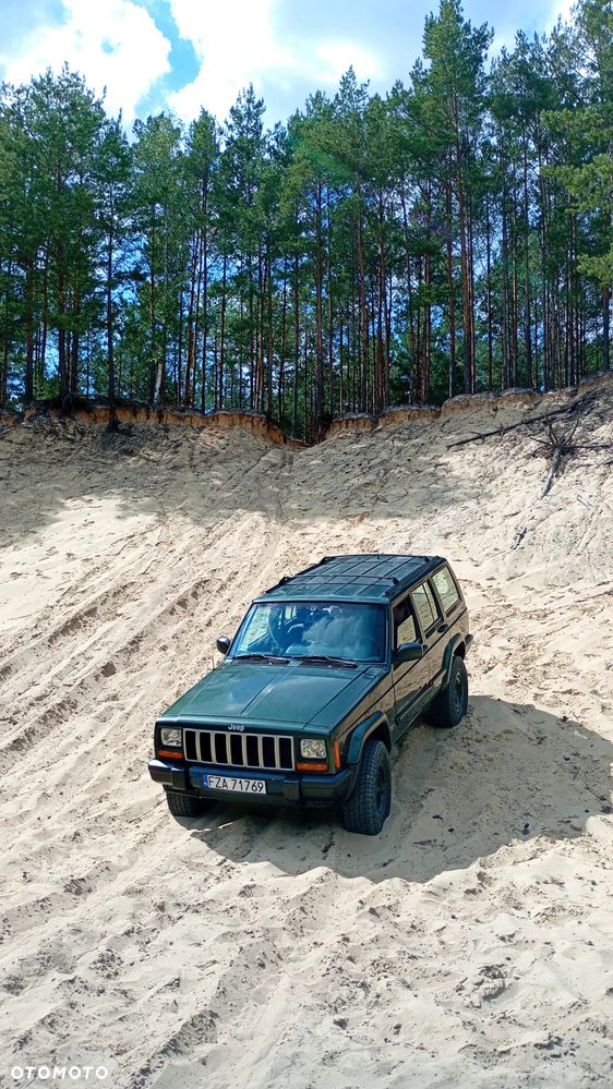 Jeep Cherokee - 2