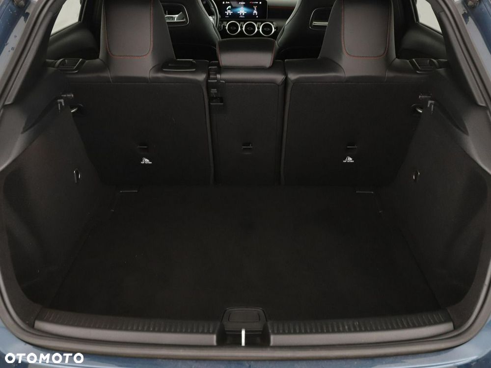 Mercedes-Benz Klasa A 180 7G-DCT Edition AMG Line - 21