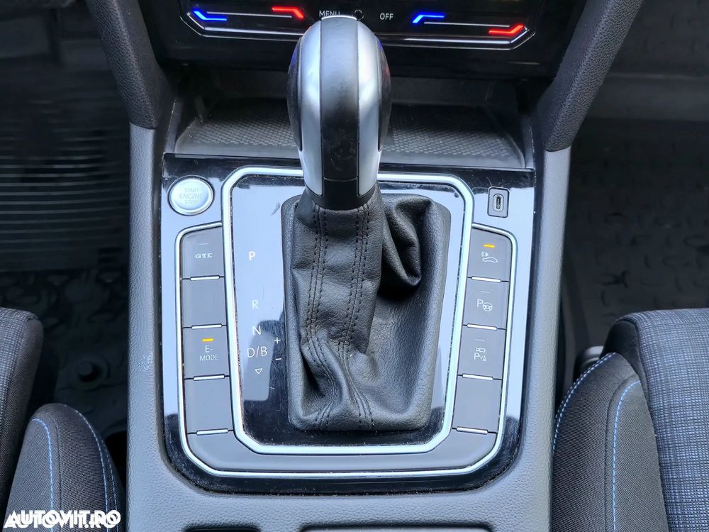 Volkswagen Passat - 24