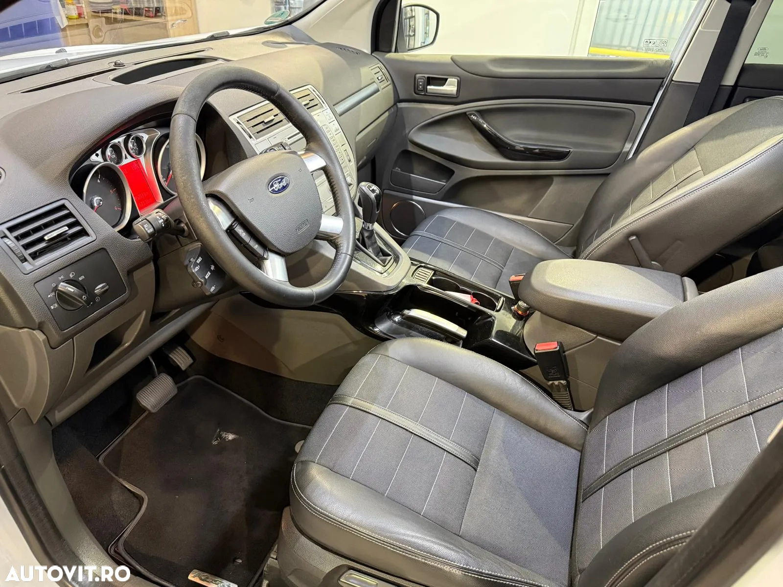 Ford Kuga 2.0 TDCi 4WD Powershift Titanium - 13