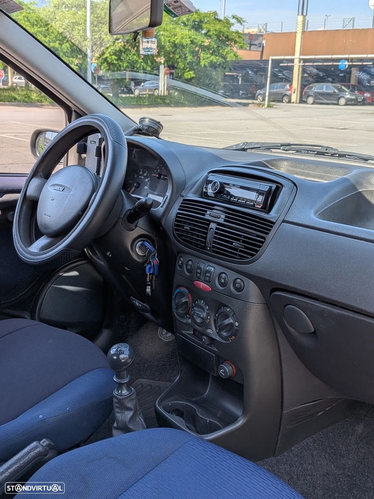 Fiat Punto 1.2 16V ELX - 12