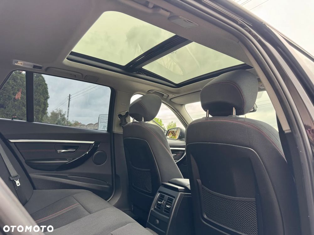 BMW Seria 3 320d xDrive Sport Line Shadow - 34