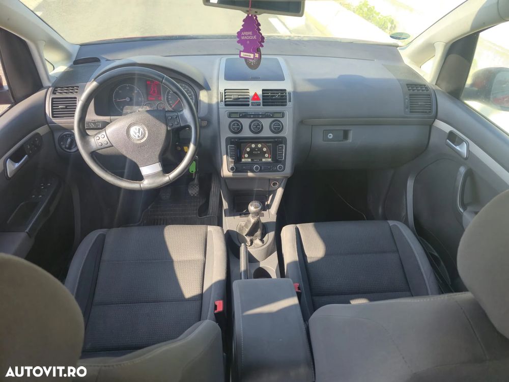 Volkswagen Touran 2.0 TDI Comfortline - 9
