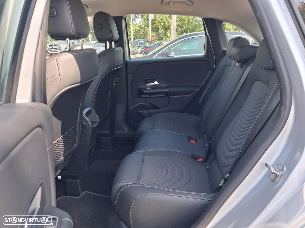 Mercedes-Benz B 180 d - 11