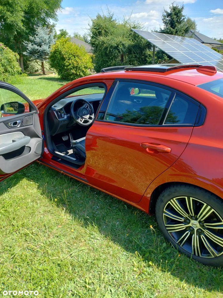 Volvo S60 B4 B R-Design - 19