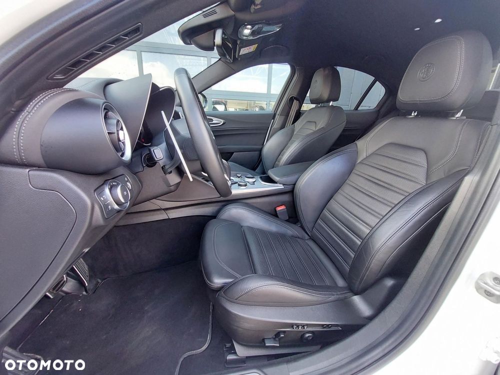 Alfa Romeo Giulia 2.0 Turbo Veloce Q4 - 13
