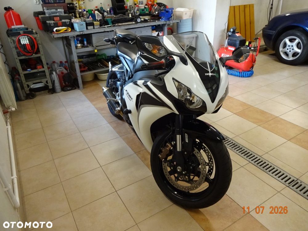 Honda CBR - 9