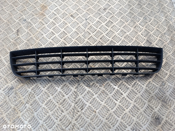Fiat Croma 2 II fl LIFT (2008-2011) atrapa grill wlot kratka środkowa zderzaka przód przedniego