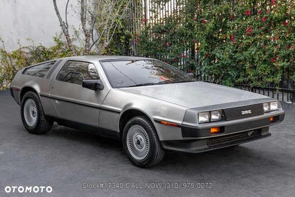 DeLorean DMC-12