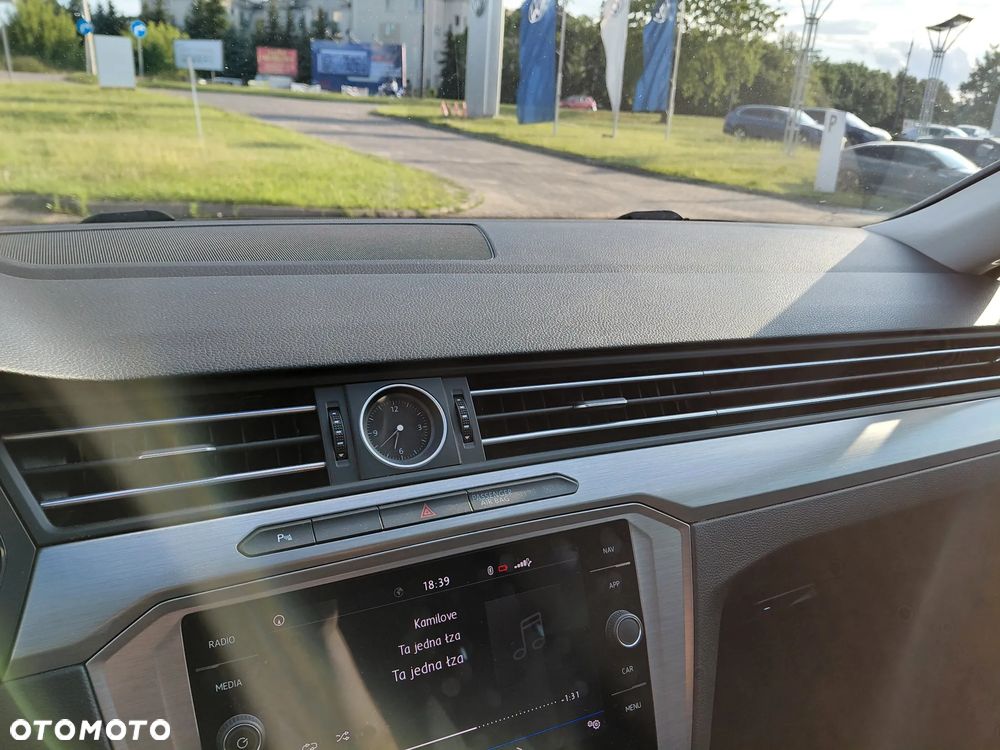 Volkswagen Passat - 23