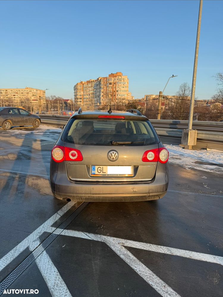 Volkswagen Passat 1.6 TDI DPF BlueMotion Technology Highline - 2