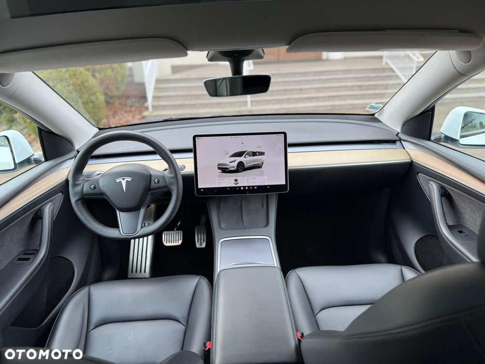 Tesla Y Standard - 16