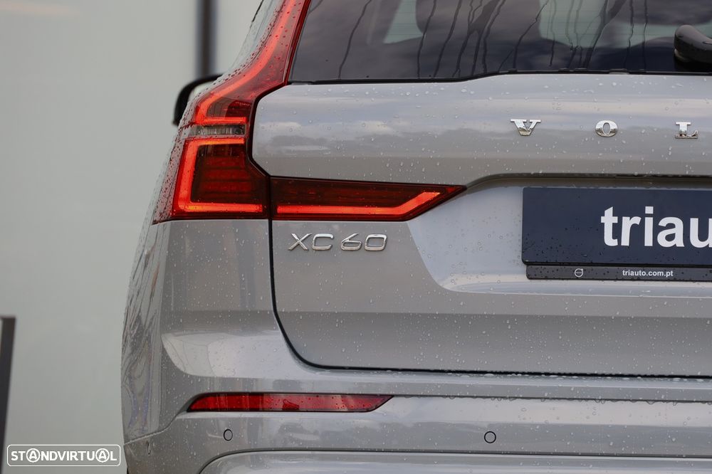 Volvo XC 60 2.0 T6 PHEV Plus Dark AWD - 42