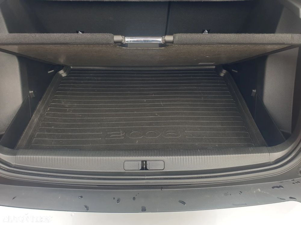 Peugeot 2008 1.2 L PureTech STT Allure - 10