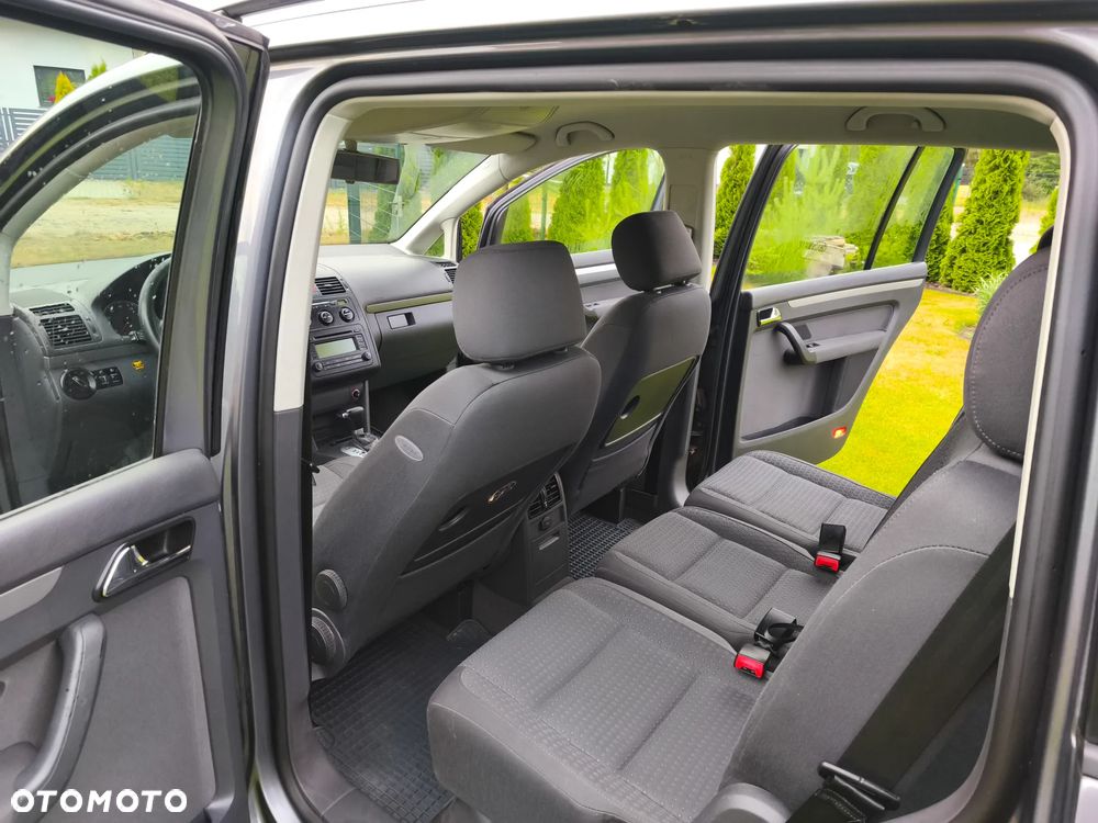 Volkswagen Touran 1.6 FSI Trendline Tiptr - 19