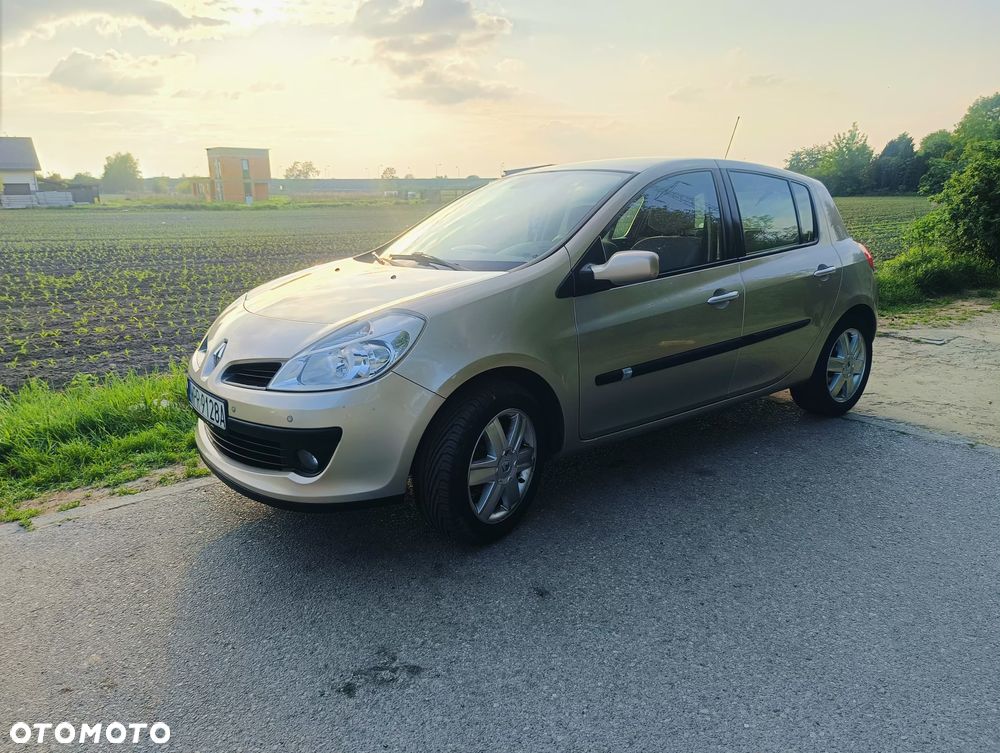 Renault Clio - 1