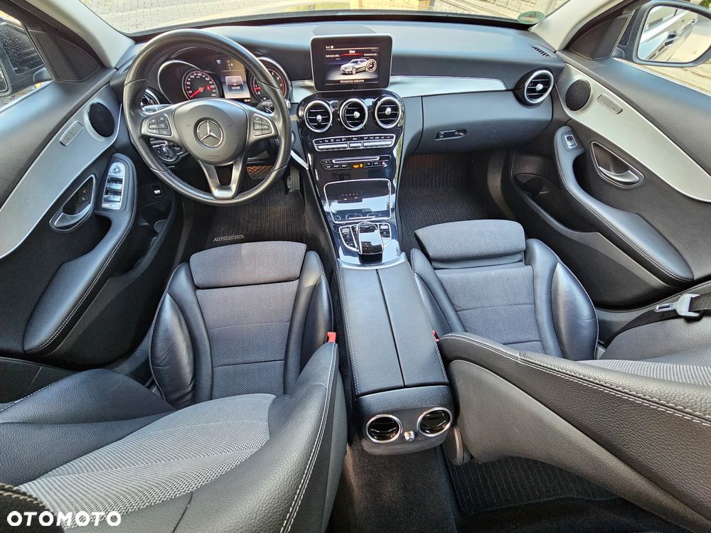 Mercedes-Benz Klasa C 180 9G-TRONIC - 32