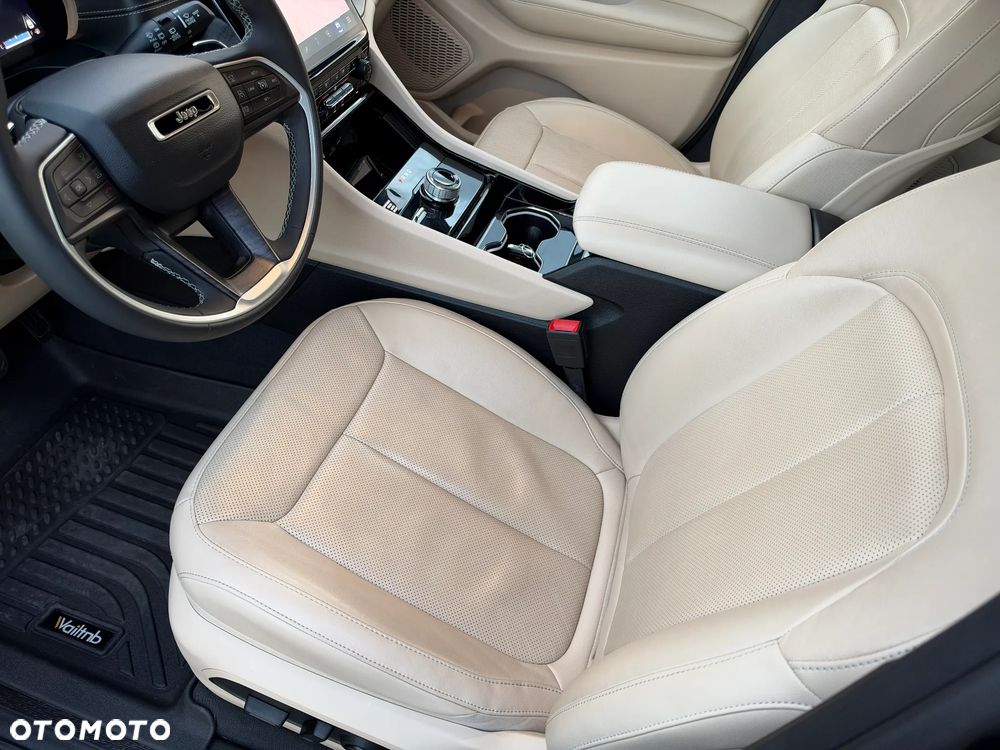 Jeep Grand Cherokee - 21