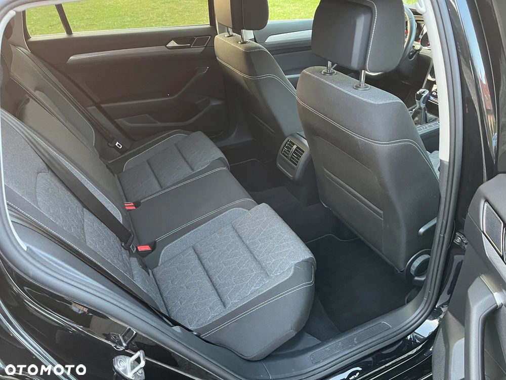 Volkswagen Passat 2.0 TDI EVO Business - 9