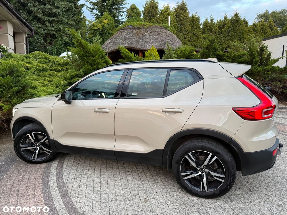 Volvo XC 40 B4 B DKG Plus Dark - 19