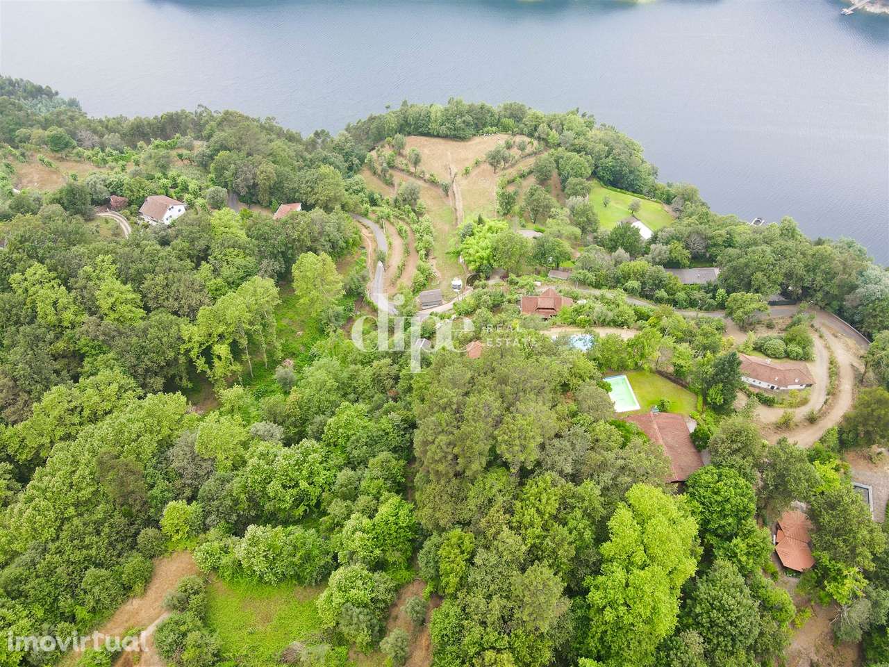 Terreno com 13.714 m2 situado no Gerês. - Grande imagem: 4/12