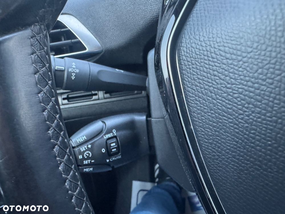Peugeot 3008 PureTech 130 Stop & Start GPF Active Pack - 19