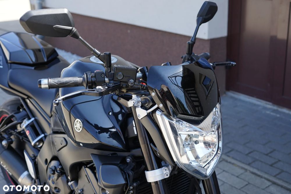 Yamaha FZ - 15