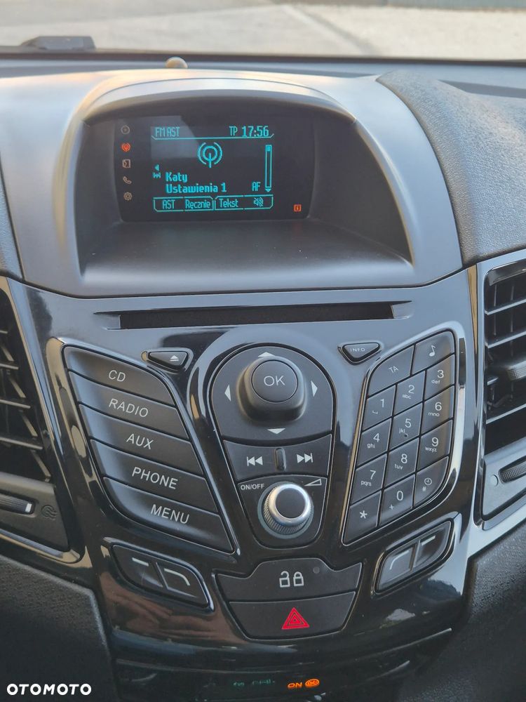 Ford Fiesta 1.0 EcoBoost STart-Stop Titanium - 23