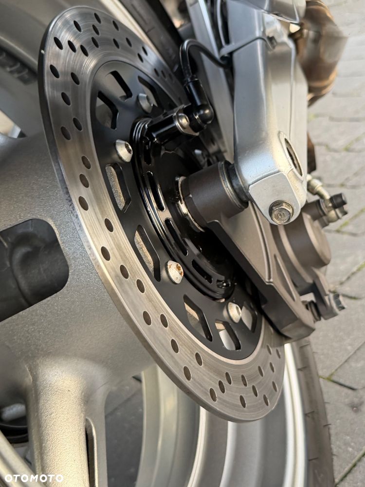 Yamaha FJR - 13
