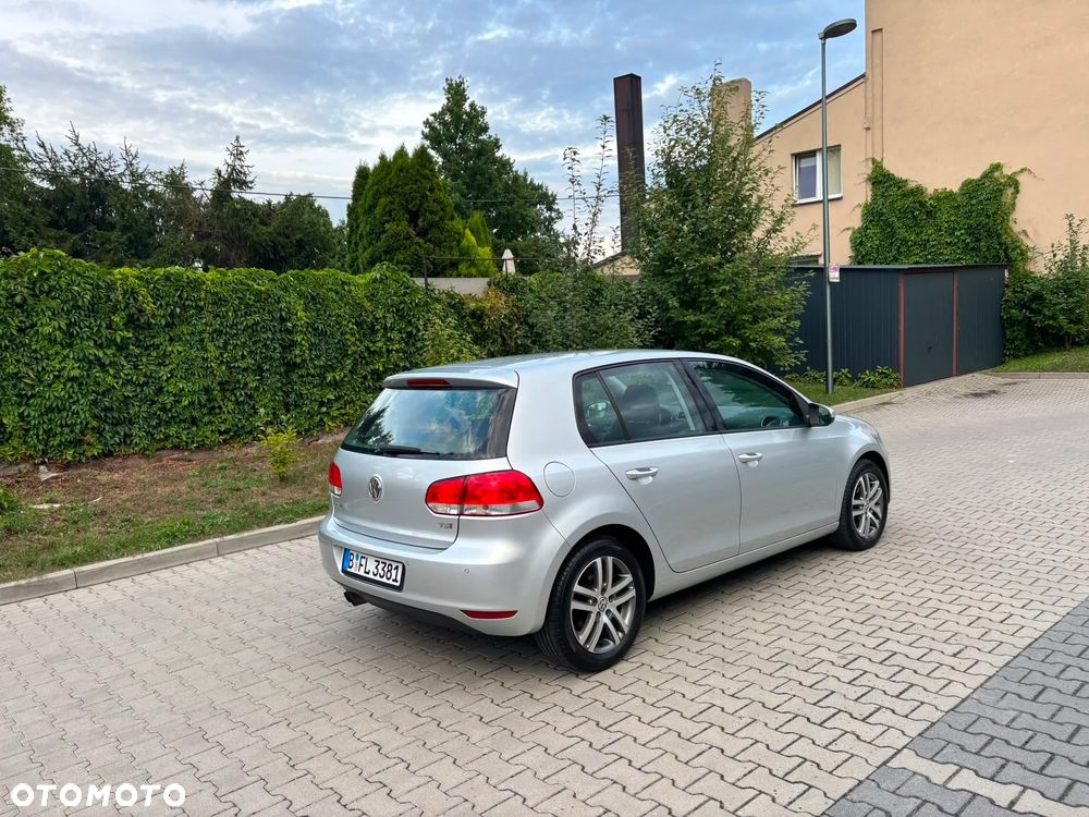 Volkswagen Golf - 22