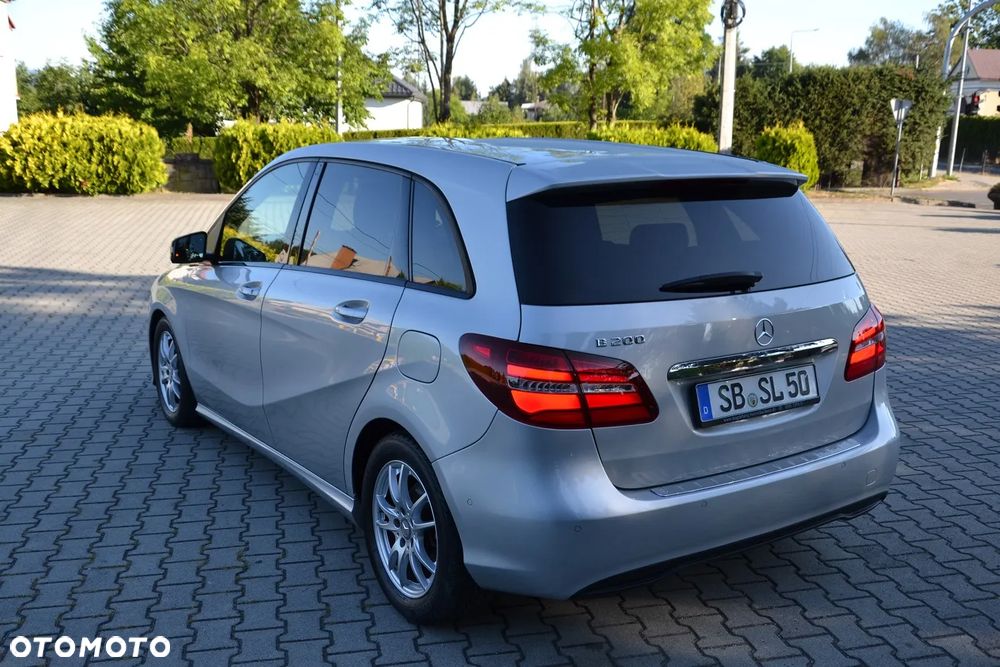 Mercedes-Benz Klasa B 200 7G-DCT UrbanStyle Edition - 4