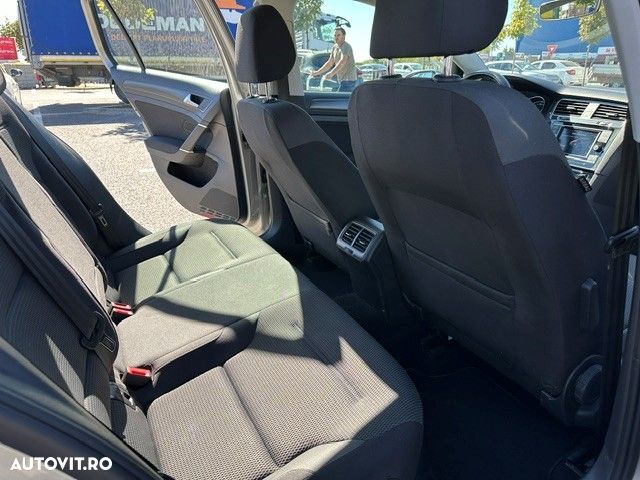 Volkswagen Golf - 17