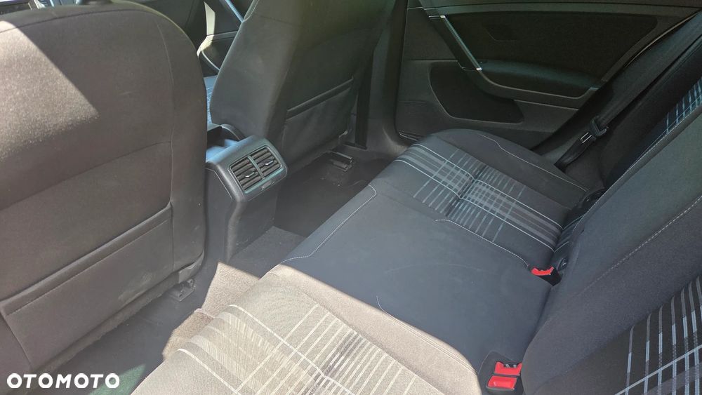 Volkswagen Golf 2.0 BlueTDI Comfortline - 4
